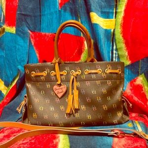 Vintage Dooney and Bourke HandBag/Messenger Bag